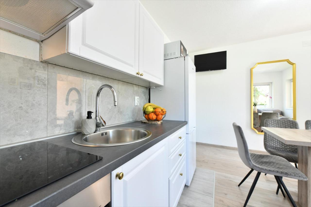 Linden Apartment *