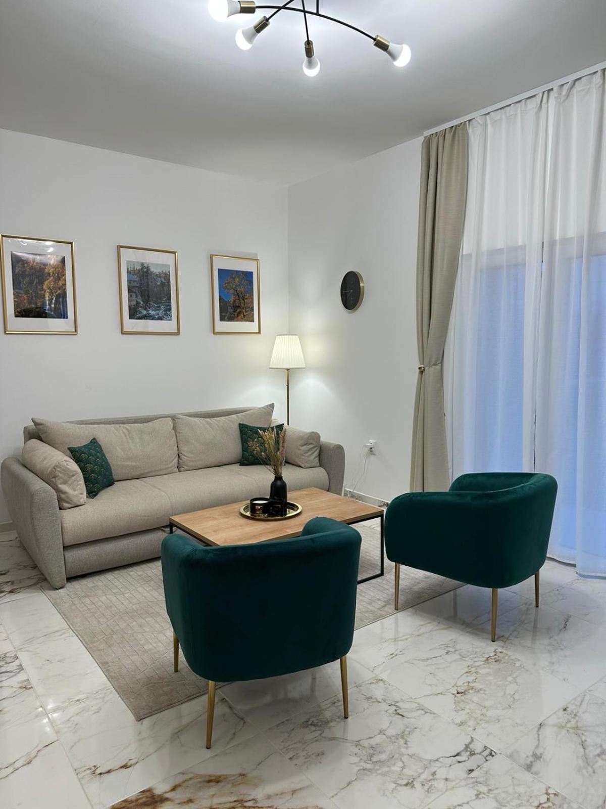 Linden Apartment *